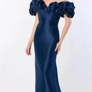 Montage by Mon Cheri- off shoulder fitted bodice navy gown size 4